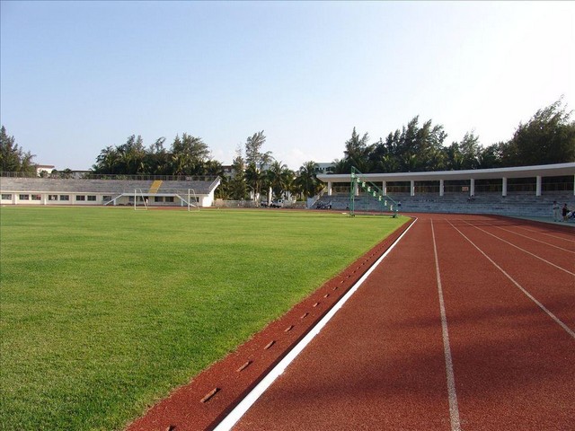 淺談硅PU球場(chǎng)如何以舊變新問題